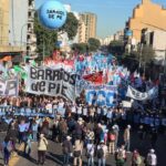 Más gobernadores se suman al reclamo de Cristina por los planes sociales