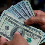 El dólar blue registra una caida de 9 pesos en tres días