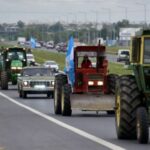 Típico de golpista: productores presionan con un tractorazo a Plaza de Mayo