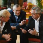 Alberto Fernández le planteó a Boris Johnson que no habrá “avance bilateral” sin abrir negociaciones por Malvinas