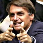 Bolsonaro redobla la apuesta: compartió mensajes golpistas en sus redes sociales