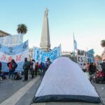 Los movimientos sociales que acampan en Plaza de Mayo definen cómo seguirá la protesta