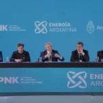 Alberto, Massa y Kicillof en el acto de firma de contratos para el gasoducto Néstor Kirchner