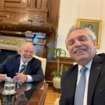 Alberto viajó a Brasil para felicitar a Lula