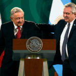 Alberto viaja a México para reunirse con López Obrador