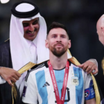 Arribó al país el emir de Qatar que le entrego la Copa del Mundo a Lionel Messi