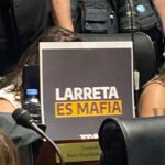 "Larreta es mafia": los contundentes carteles en la Legislatura porteña