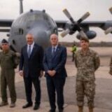 El ministro de Defensa Taiana encabezó el acto de recepción de un nuevo avión Hércules