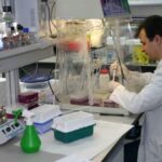 Plan Caputo: Bioquímicos amenazan con cerrar laboratorios