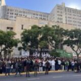 Masivo abrazo solidario al Hospital de Clínicas de la UBA contra el ajuste del gobierno