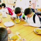 Buenos Aires: Kicillof aumentó la asistencia económica para los comedores escolares
