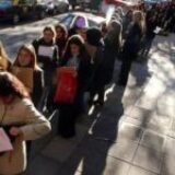 Consultora Zentrix: La mitad de los argentinos se considera de clase baja y el 86% afirma que el salario pierde contra la inflación