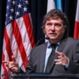 Aislado y sin rumbo: Milei posterga el reconocimiento de Lula mientras espera directivas de Washington