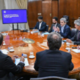 El Gobierno apela a los supermercados para contener precios, pero los aumentos ya están en marcha