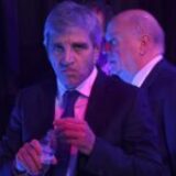 Revés judicial para Caputo: la Justicia declaró inconstitucional el ocultamiento de los precios de los combustibles