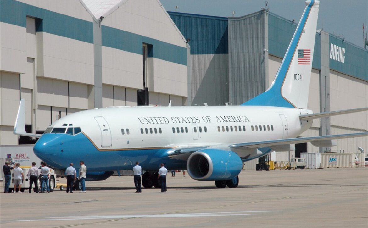 Boeing delivers fourth C-40B to Air Force