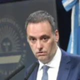 Caso Adorni: revelan que el jefe de gabinete gastó 8 mil dólares en un flipper