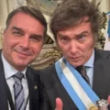 El gobierno de Brasil cruzó a Milei por apoyar al hijo de Bolsonaro: “¿Quién se cree este imbécil?”
