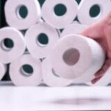 El país de Milei: denuncian a empresa por despidos ilegales y ofrecer papel higiénico como indemnización