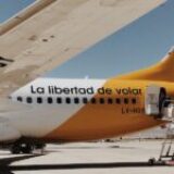Flybondi al borde de la quiebra: 60 vuelos cancelados en una semana, multas, reclamos salariales y deudas millonarias